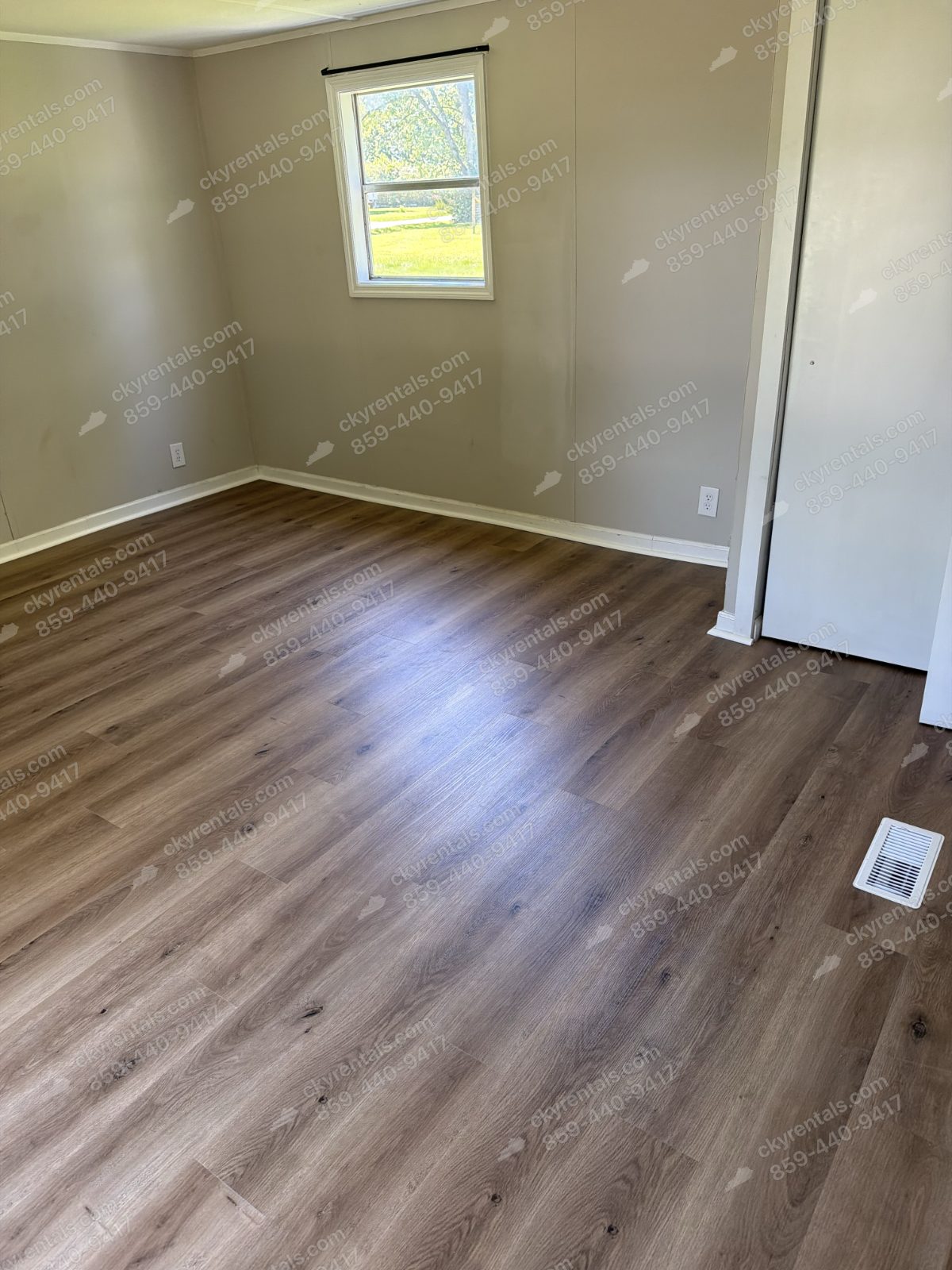 Move-in-Ready 2BR Home on a Corner Lot — Danville photo 2
